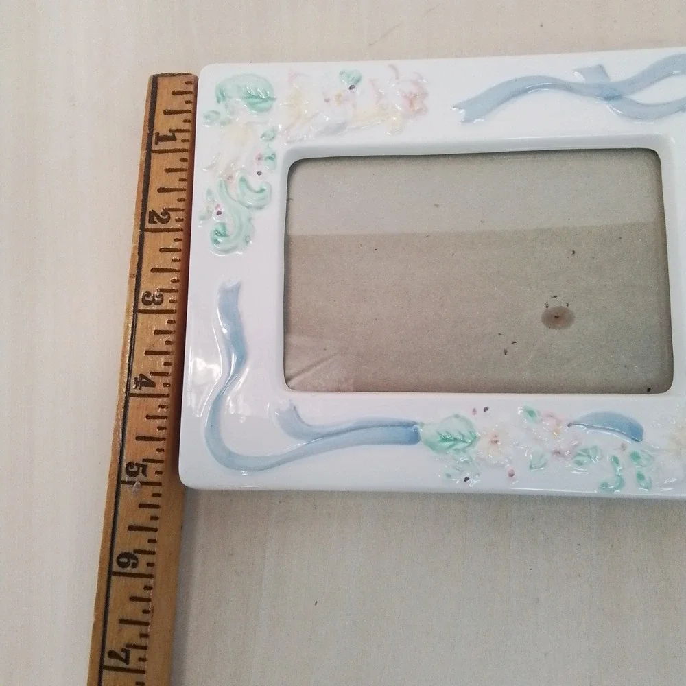 White Ceramic Photo Frame Floral Ribbon Bow Pastel Accent Desktop Tabletop‎